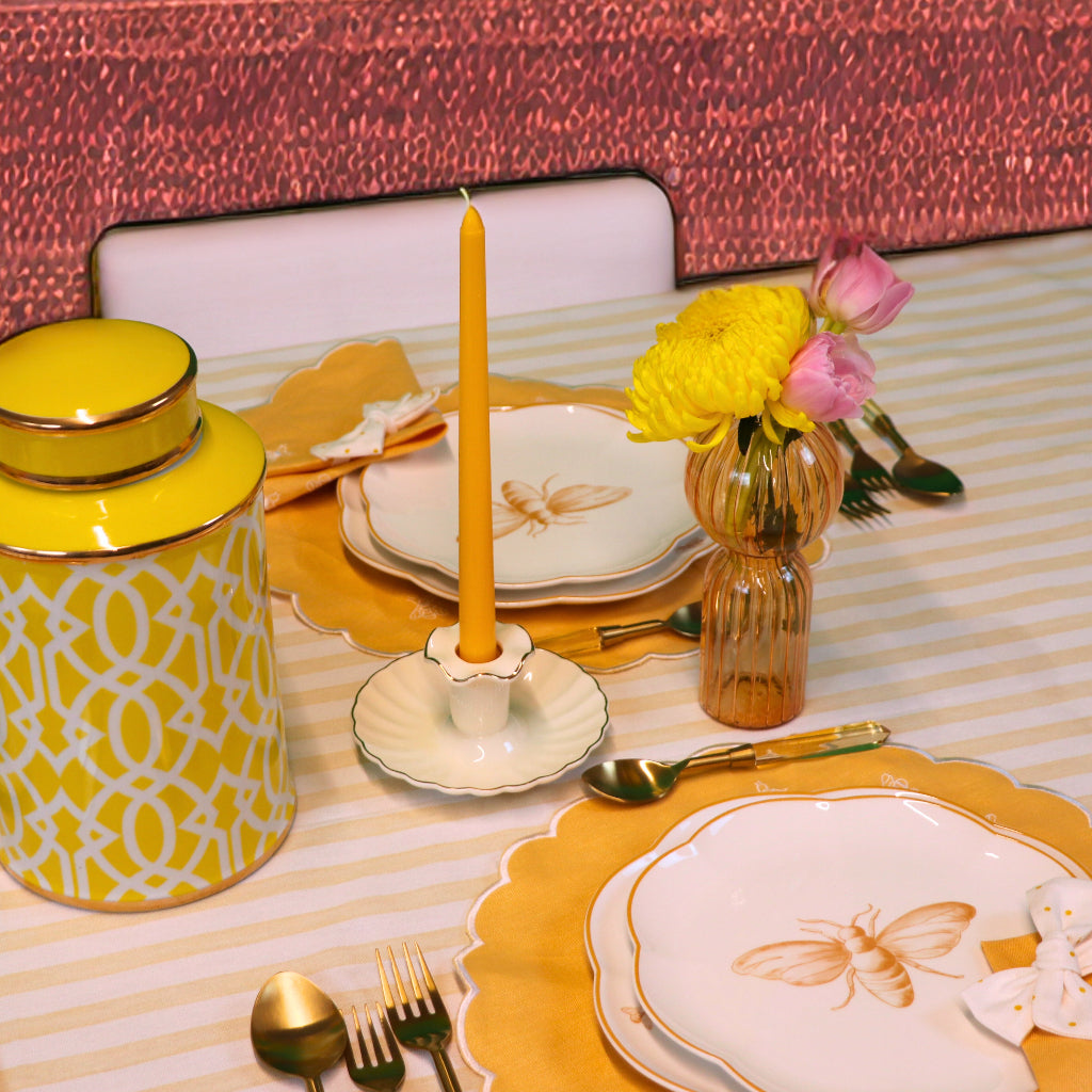 Bumble Voyage Scalloped Ceramic Dinner Plates – Set of 4 (+1 Bonus Plate)