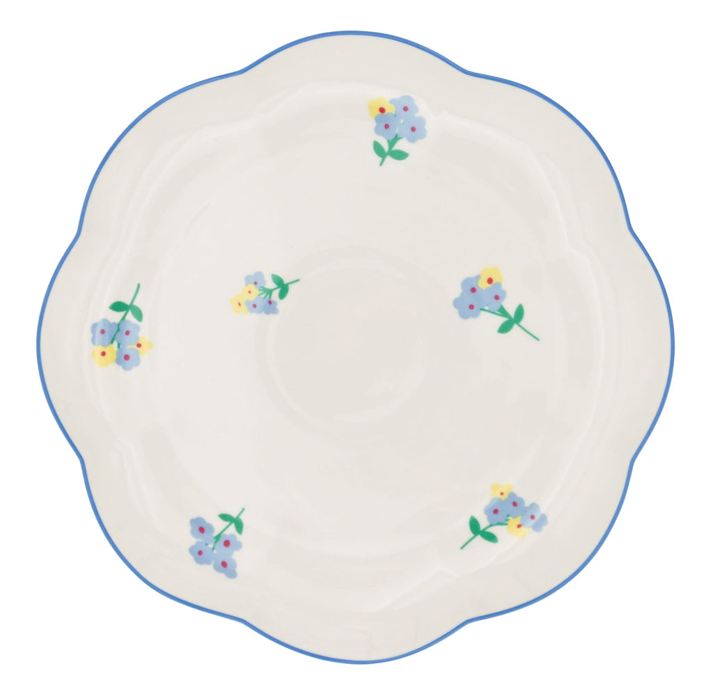 Meadow Flora Scalloped Ceramic Dinner Plates – Set of 4 (+1 Bonus Plate)