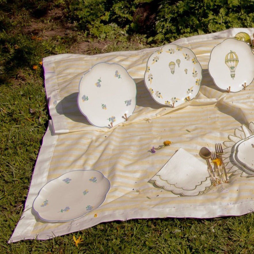 Meadow Flora Scalloped Ceramic Dinner Plates – Case of 12 (+3 Bonus Plates)
