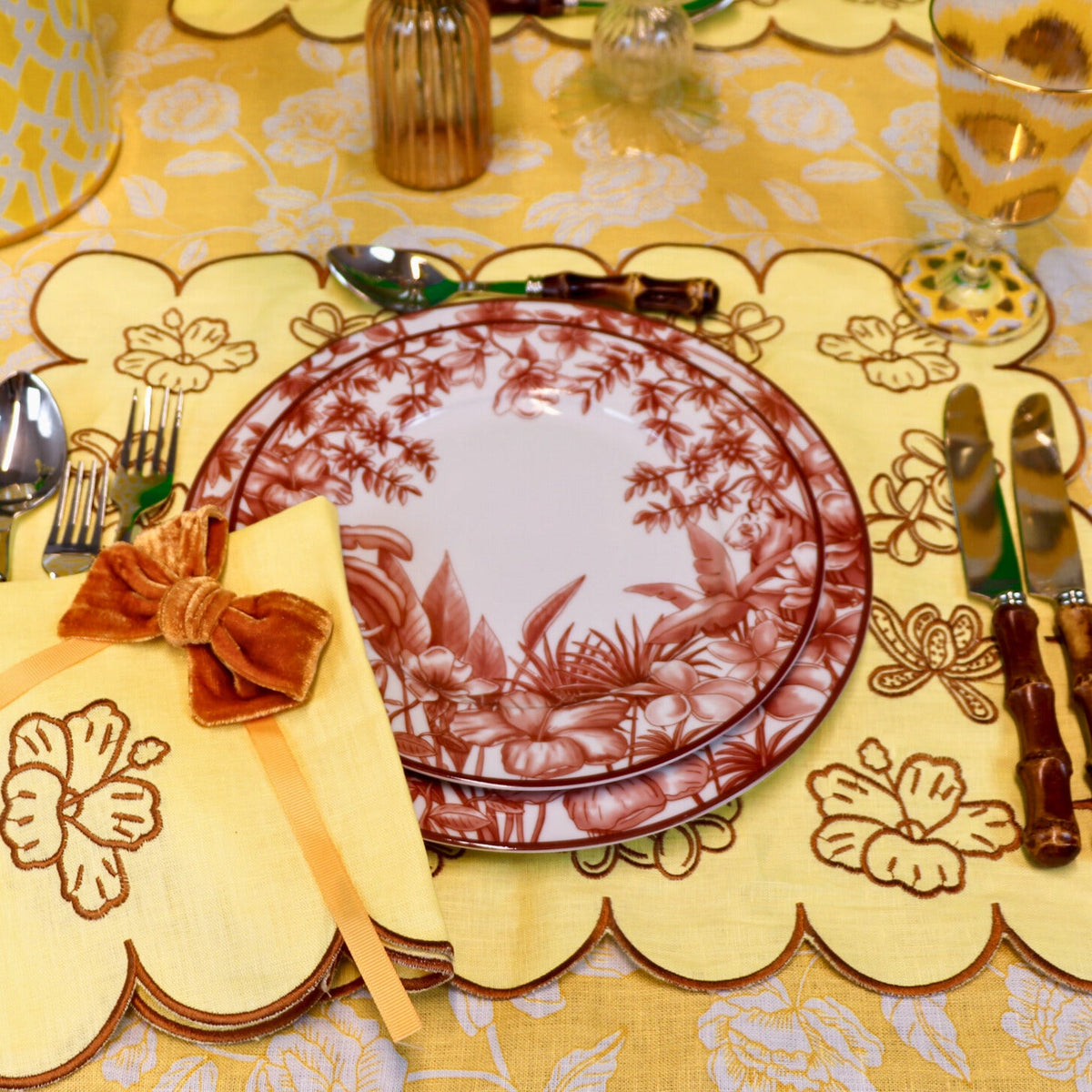 Sepia Estate Porcelain Dinner Plates – Set of 4 (+1 Bonus Plate)